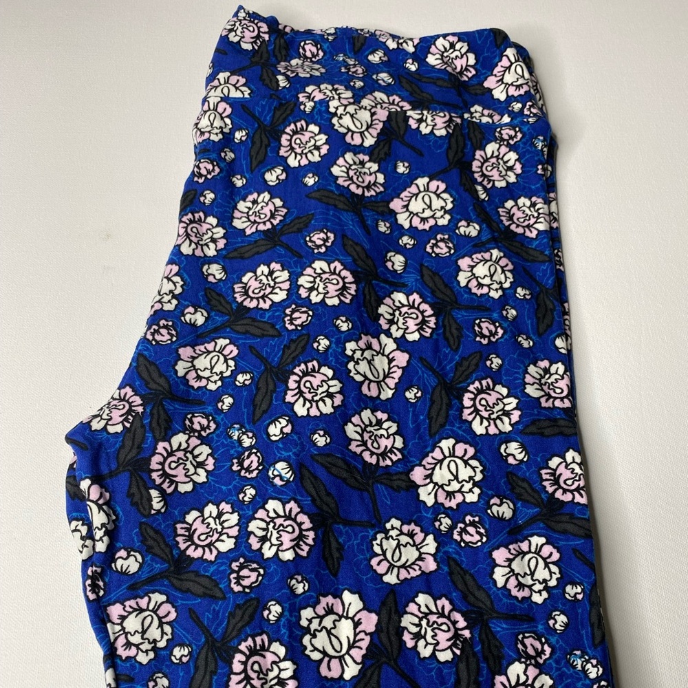 LuLaRoe Tall & Curvy Leggings(fits sizes 10-22)New